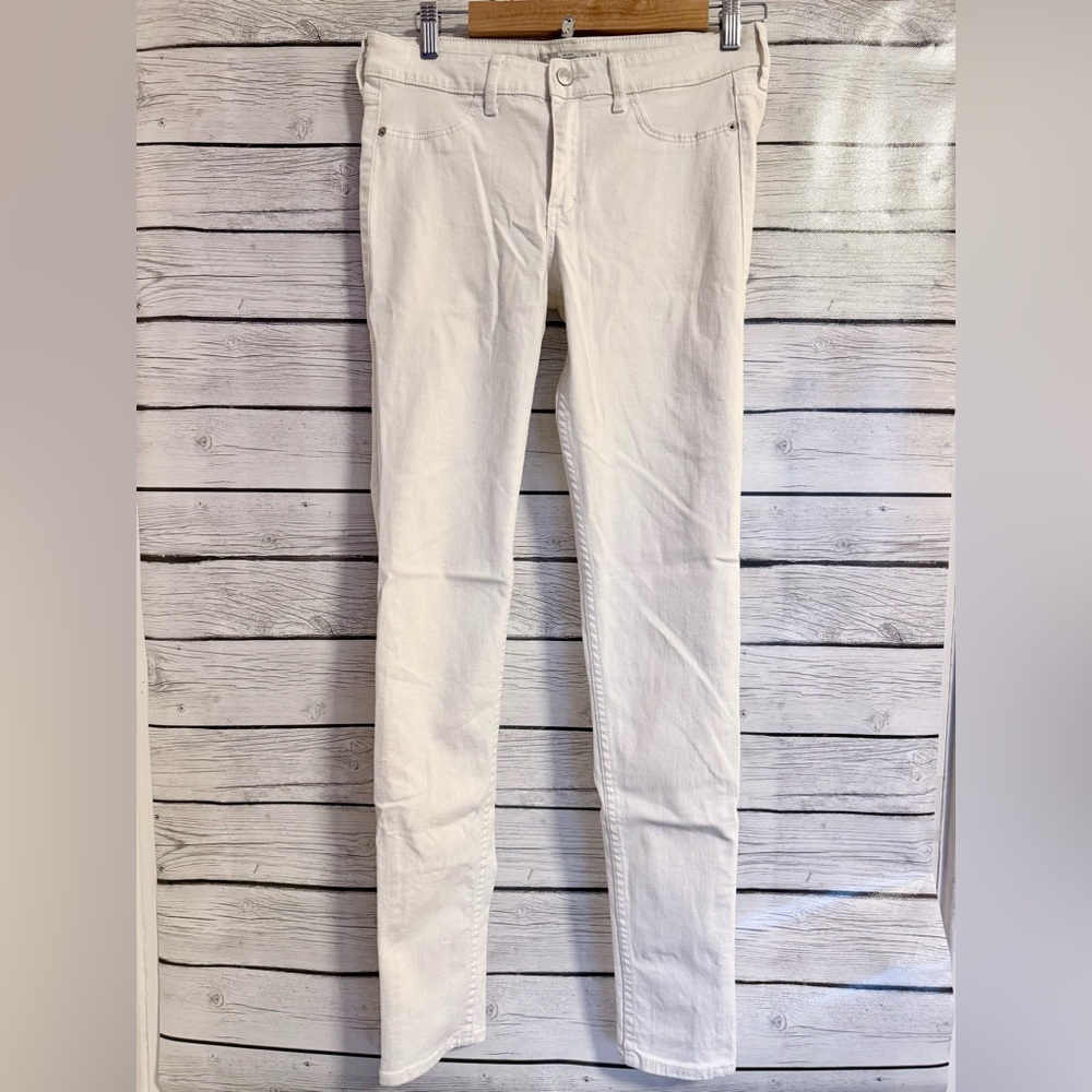 Abercrombie & Fitch Women's White/Cream Skinny Jeans